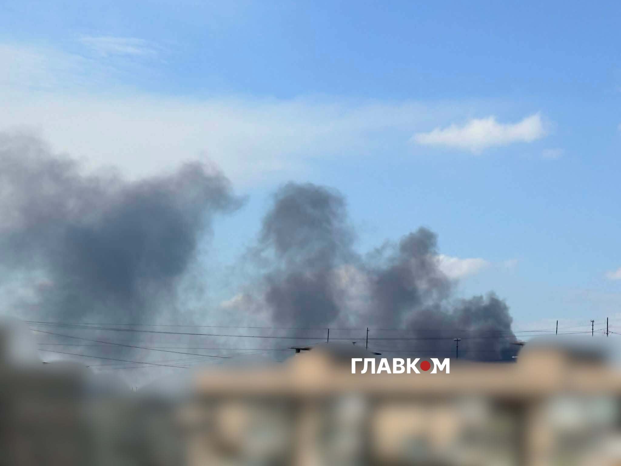 Дим від пожежі в Оболонському районі Києва