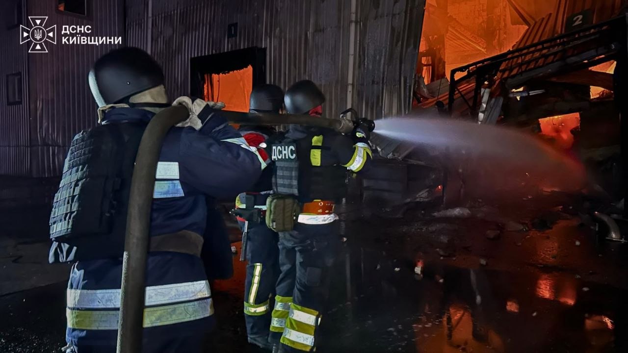 Пожежі спалахнули у чотирьох районах Київщини: постраждала людина фото 4