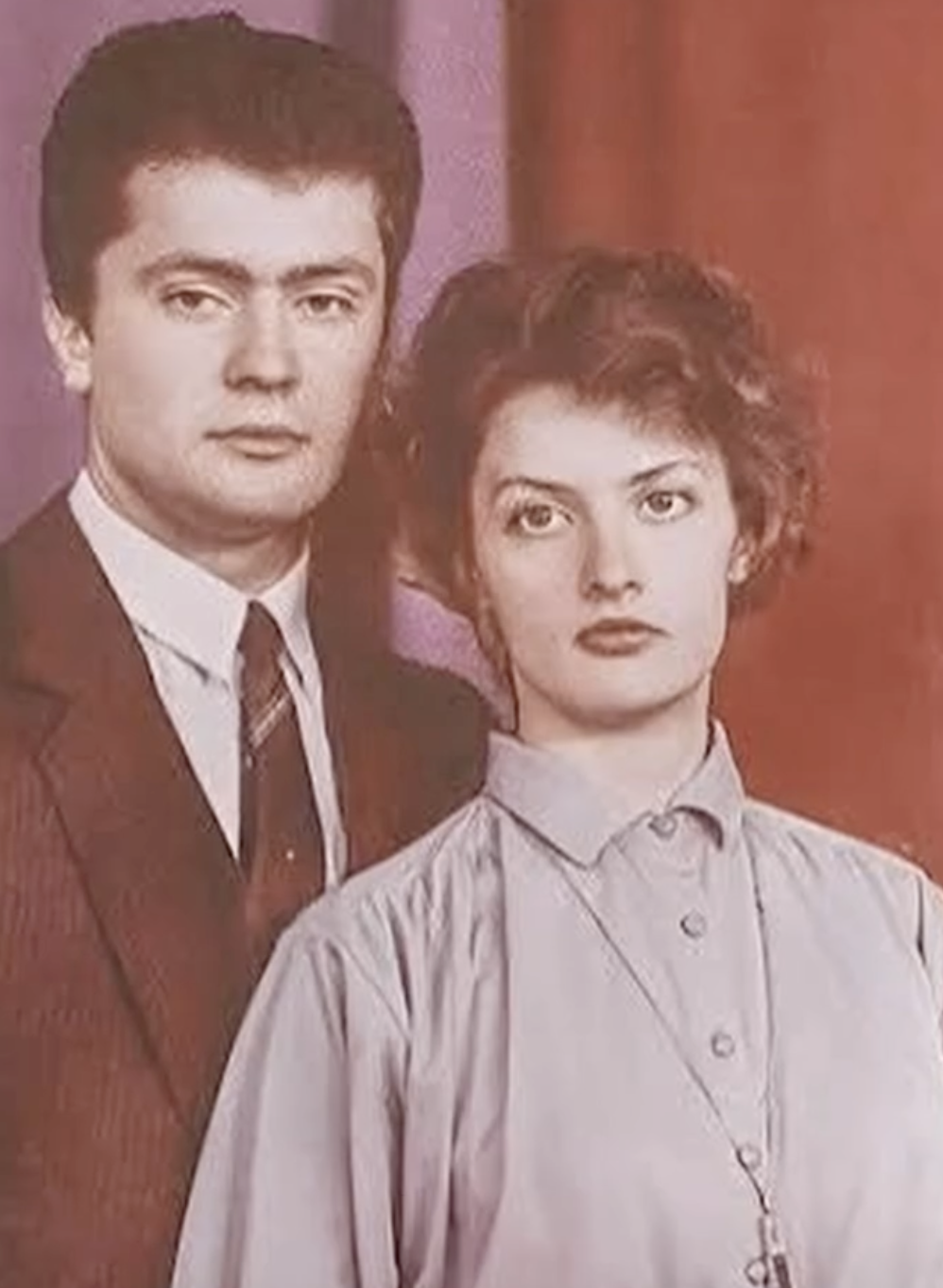 «Дорогий Петро Олексійовичу, тобі було лише 18» . Дружина привітала Порошенка з днем народження архівними фото фото 1