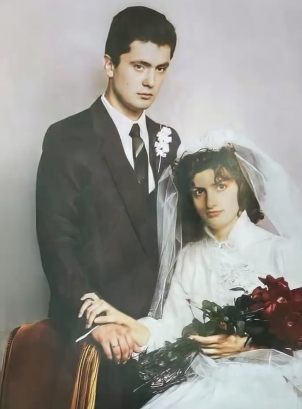 «Дорогий Петро Олексійовичу, тобі було лише 18» . Дружина привітала Порошенка з днем народження архівними фото фото 2