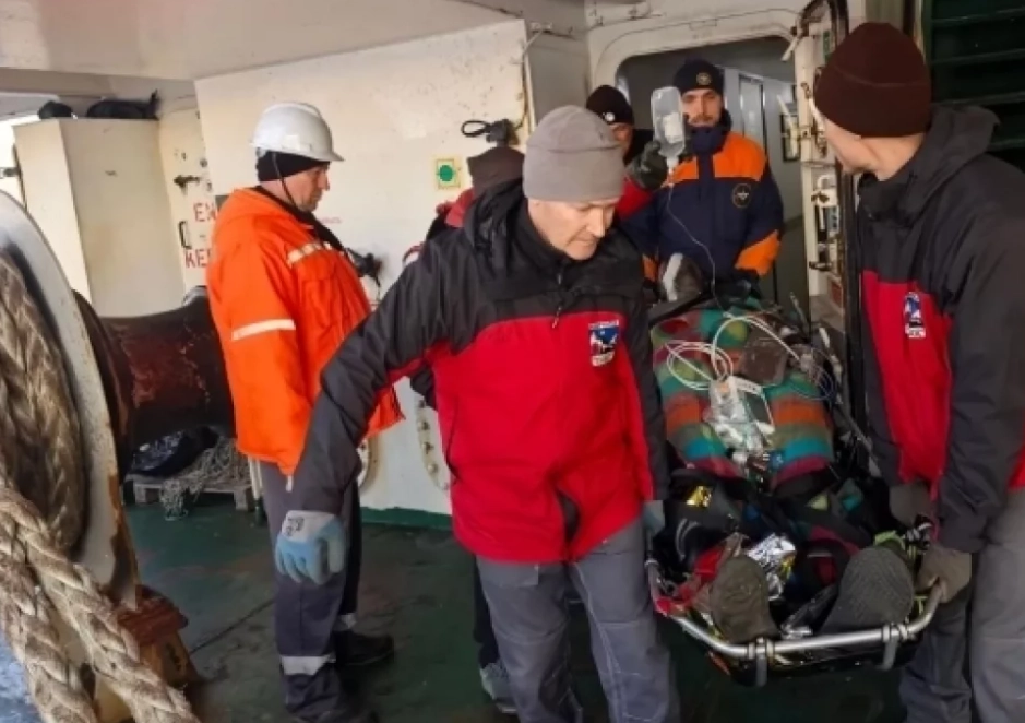 Пожежа на судні біля Камчатки: пошуки зниклих моряків не дали результату фото 2