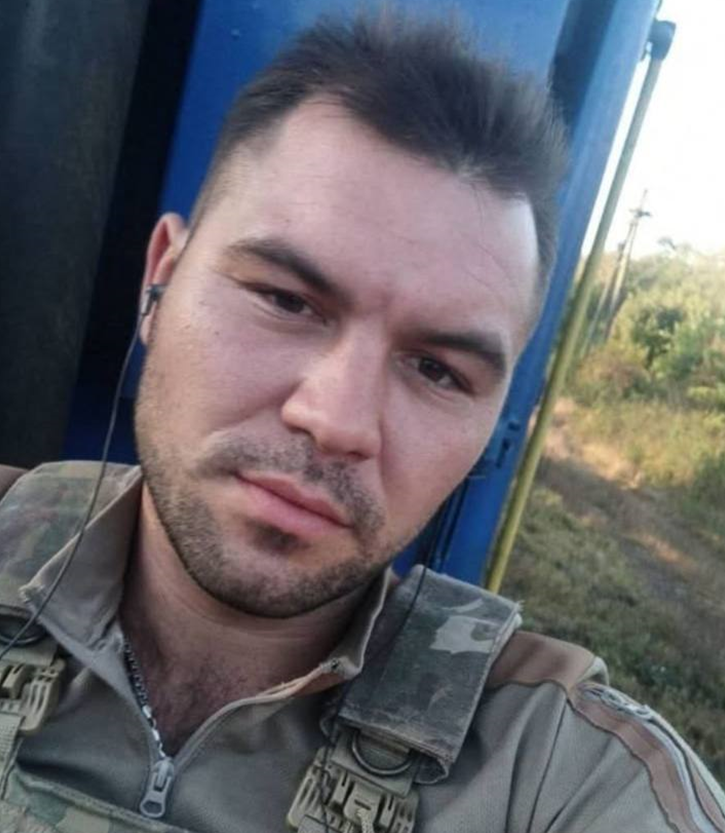 Шлях Дмитра в Збройних силах розпочався ще з 2018 року з посади механіка-водія та стрільця ППО у 24-й механізованій бригаді