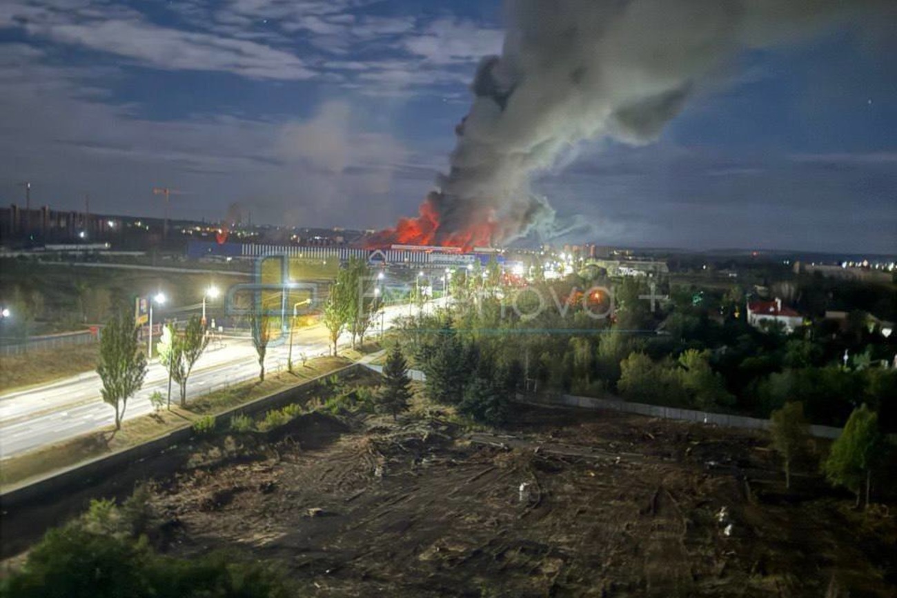 Пожежа у ТЦ у Луганську