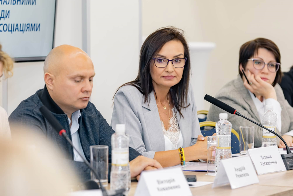 Голова Олешківської міської військової адміністрації Тетяна Гасаненко вважає, що саме Олешки стануть «страшним трагічним символом цієї війни»