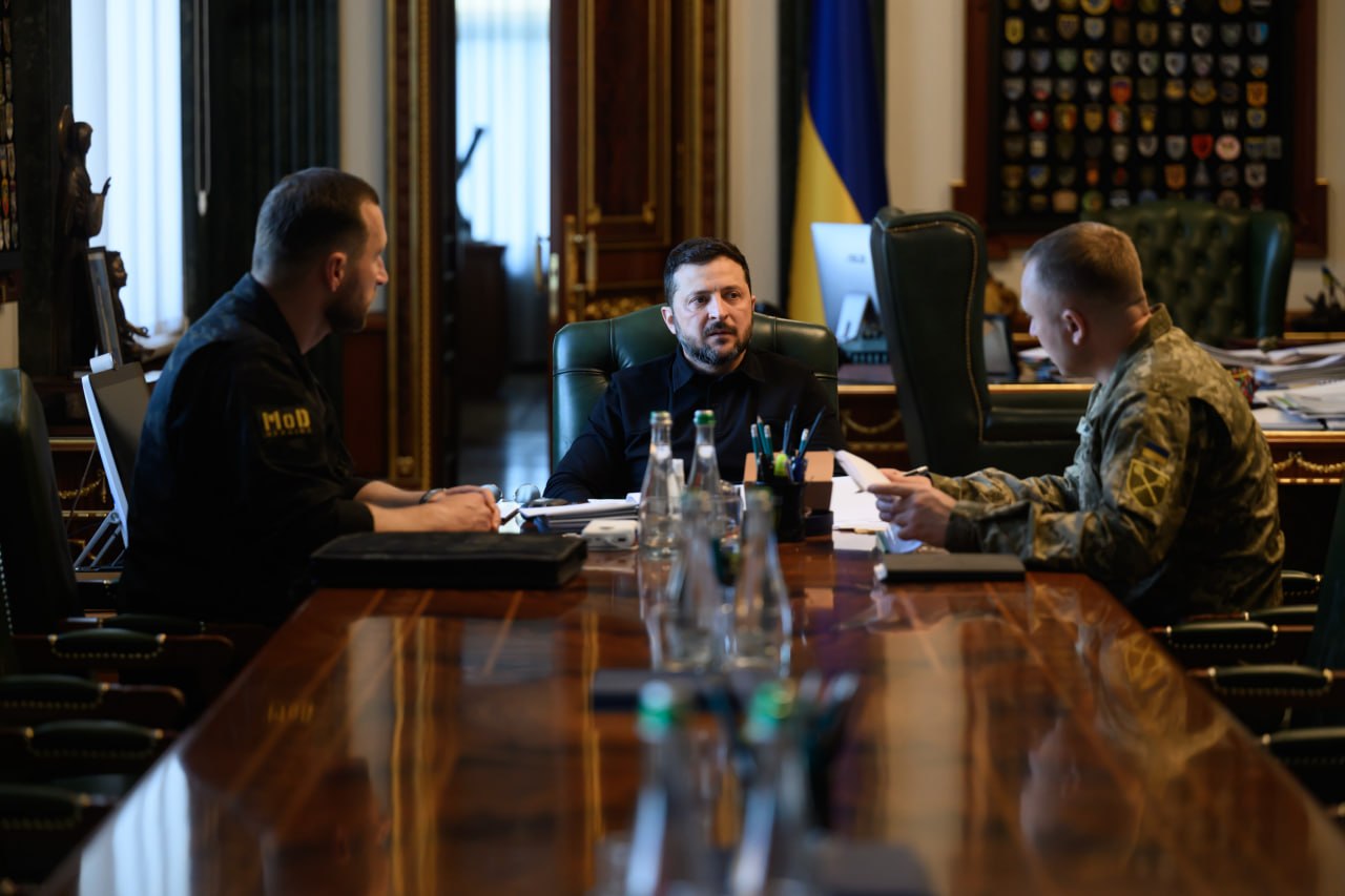 Наступ на Донеччині, звільнення Кравченка та удар по Києву: головне за день 15 вересня фото 4