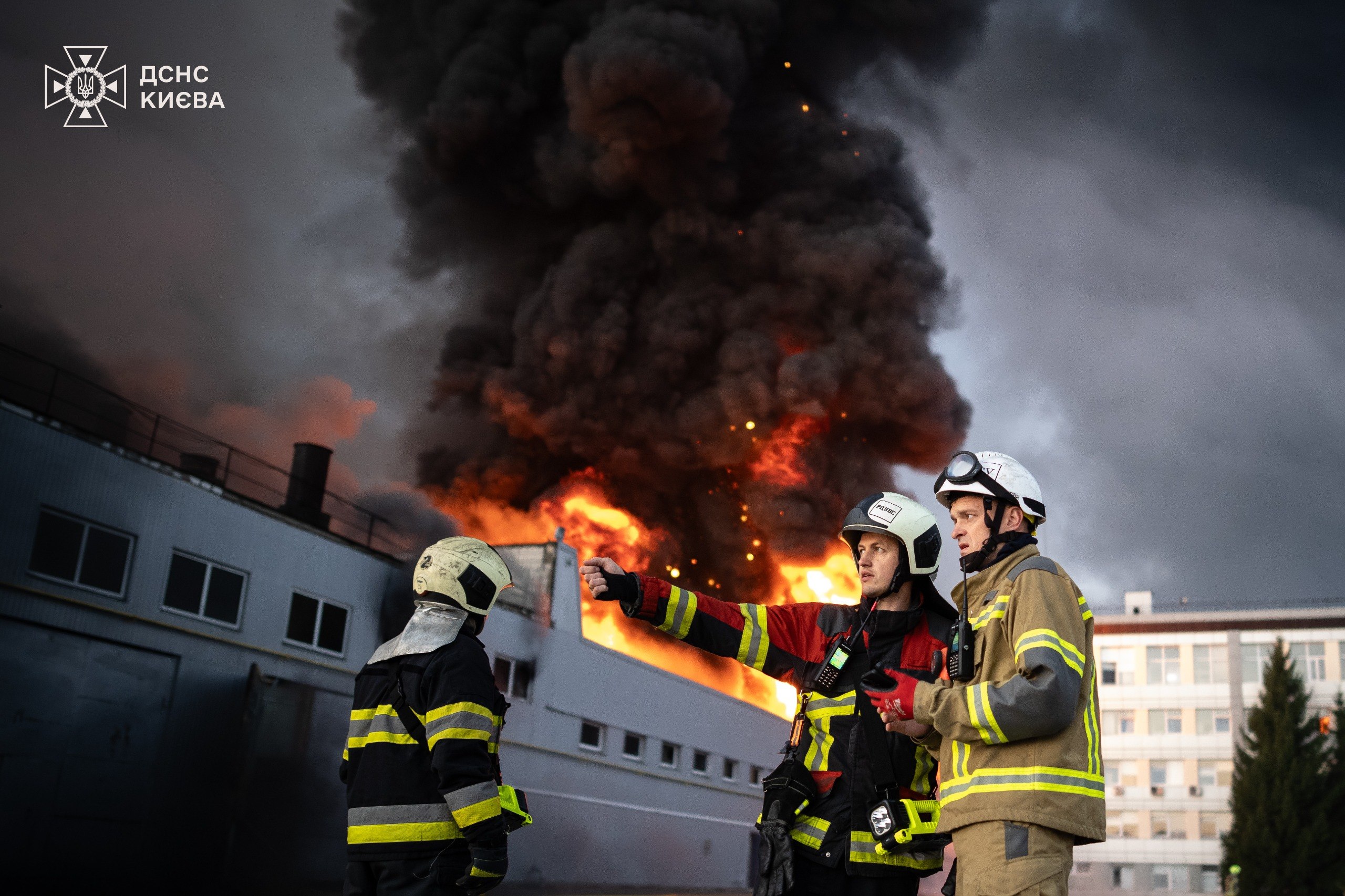 Росія знищила склад із реквізитом «Кварталу 95» у Києві фото 2