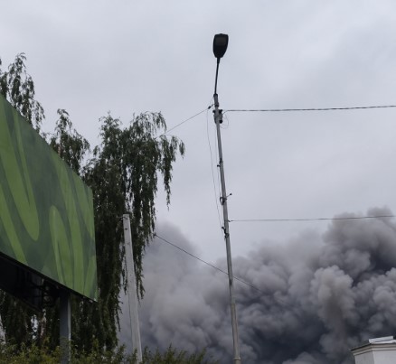 Пожежа в Житомирі після атаки окупантів