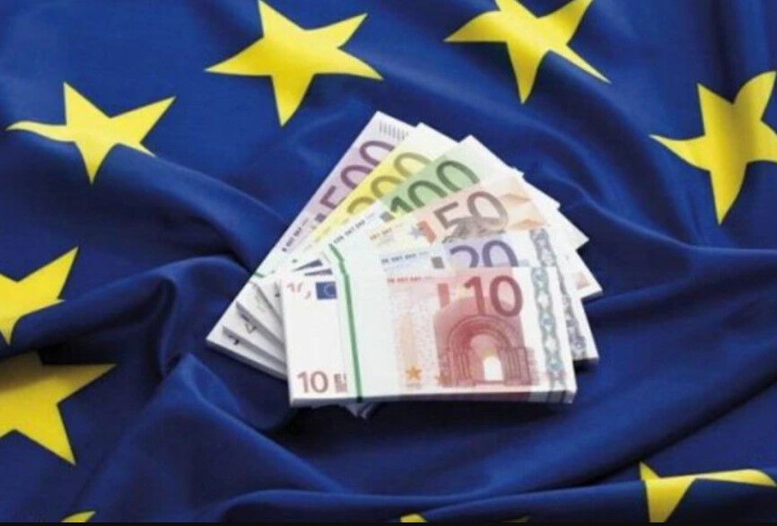 Кропива позбавлено посади та старт саміту «Карпатської вісімки»: головне за день 18 вересня фото 5