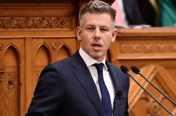 Прем’єра Угорщини допитала прокуратура через підозру у крадіжці телефону