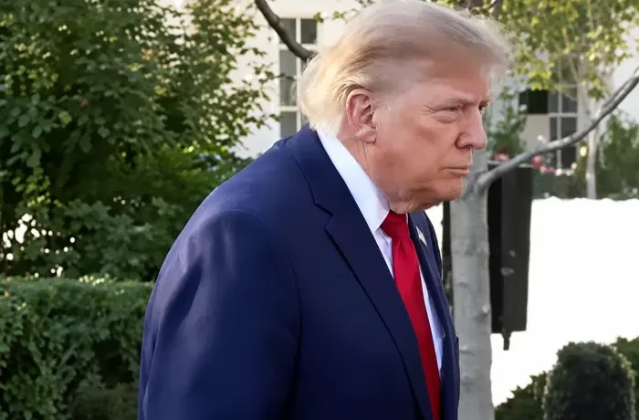 «Ви тупа». Трамп накинувся на журналістку через запитання про Росію (відео)