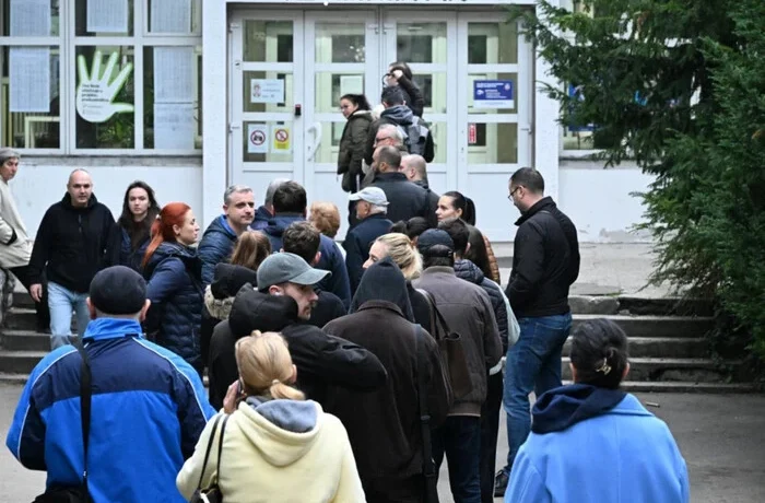 Доленосні вибори у Сербії. На тлі протистояння Вучича зі студентами різко зросла явка