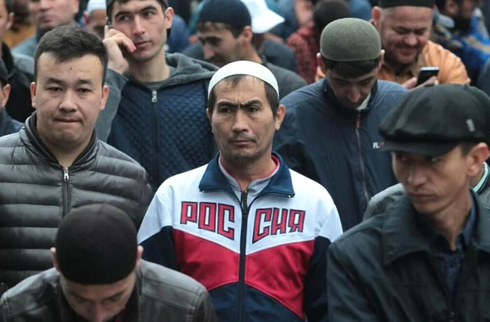 У Санкт-Петербурзі силовики влаштували рейд на ринку для відправки мігрантів на війну