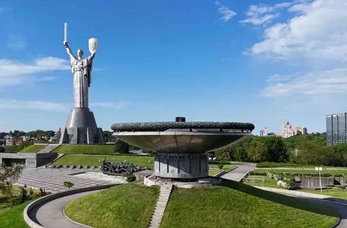 Новий посол Ізраїлю відвідав Музей Другої світової війни в Києві і похвалив українців