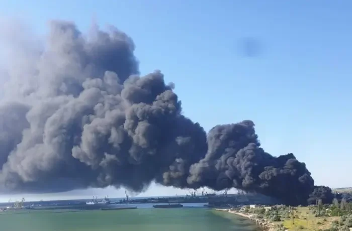 В окупованому Криму після вибухів почалися відключення світла