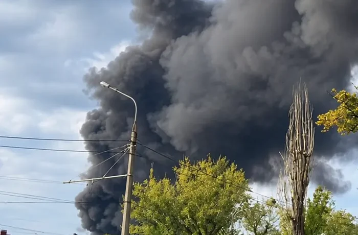 Окупанти вдарили авіабомбами по Харкову: над містом здійнявся стовп чорного диму