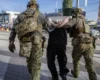 Російські військові замаскувалися під цивільних та прямували до Києва: деталі спецоперації СБУ