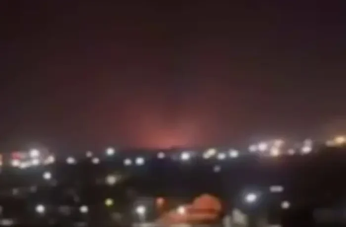 У Саратовській області спалахнула пожежа після атаки дронів (відео)