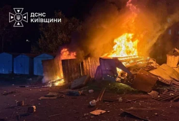 Росія атакувала Київщину безпілотниками: згоріли гаражі та автомобіль