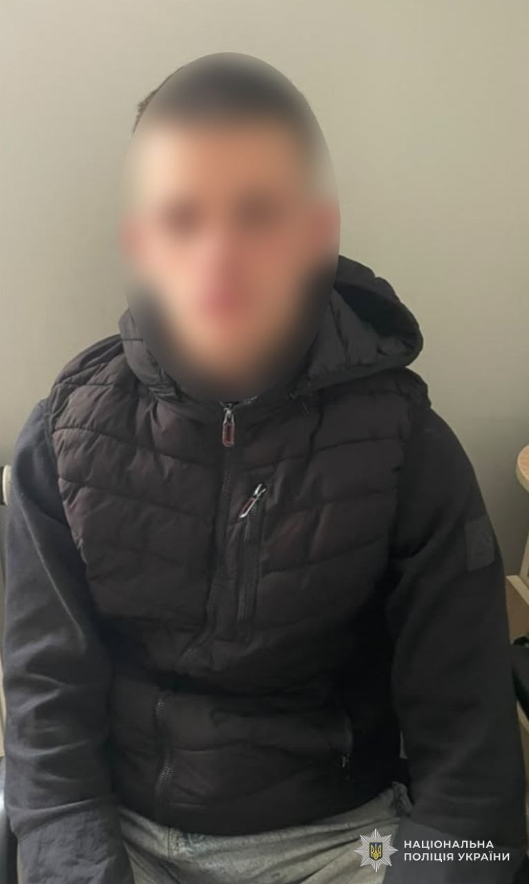 У центрі Львова двоє молодиків побили перехожого та погрожували зброєю фото 2