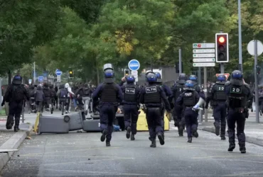 Сотні шкіл 2 жовтня залишаться закритими. Що відомо про протести у Франції
