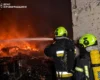 Атака РФ на Кіровоградщину: вогонь охопив складські приміщення