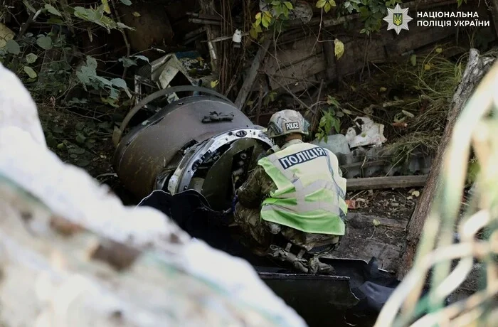 Дві балістичні ракети, що не здетонували, знешкоджено у Києві (фото)