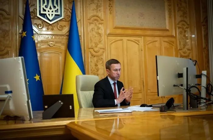 Мобілізація, бронювання і СЗЧ: чотири незручні запитання до прем’єра Корецького