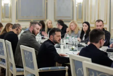 Зеленський відповів на питання, чому Україна припинила бити по російських НПЗ