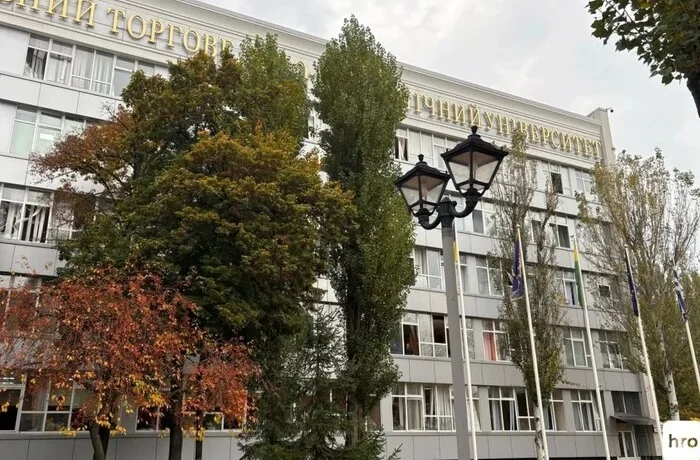 Удар по гуртожитку Торговельного університету в Києві: у якому стані поранені студенти