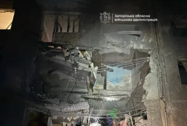 Росіяни вдарили по будинку в Запоріжжі: під завалами можуть бути люди
