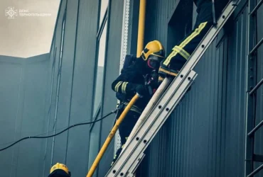 Росіяни вдарили по підприємству на Тернопільщині: п’ятеро поранених