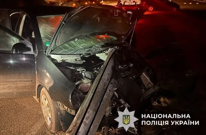 В Обухові автівка врізалася у відбійник, водійка загинула
