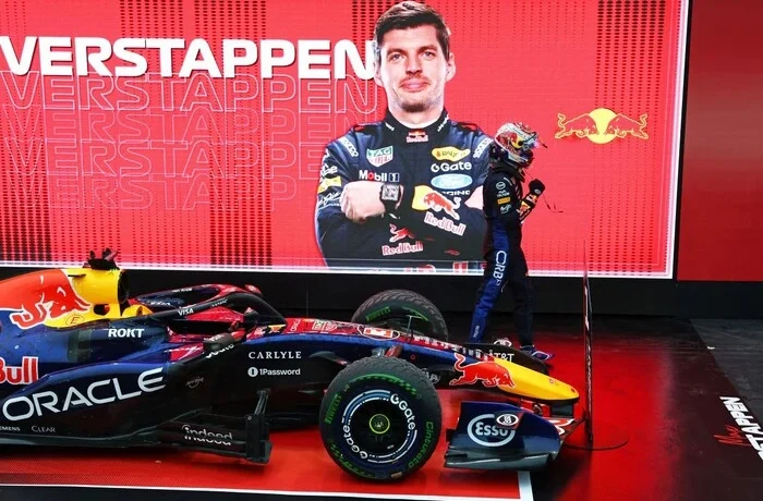 Ферстаппен переміг «Феррарі» в спринті Гран-прі Сінгапуру Формули-1