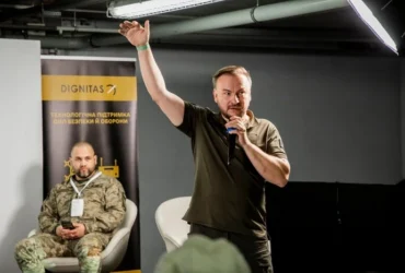 Флеш спростував чутки про загрозу вимкнення Starlink для ЗСУ
