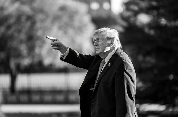 Гроші Москві, менше зброї Києву: NYT про те, як політика Трампа б’є по Україні