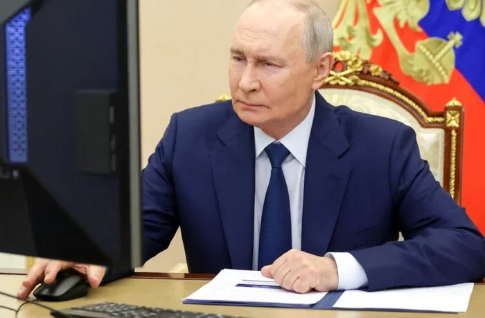 Путін заявив про необхідність посилення державного контролю за соцмережами