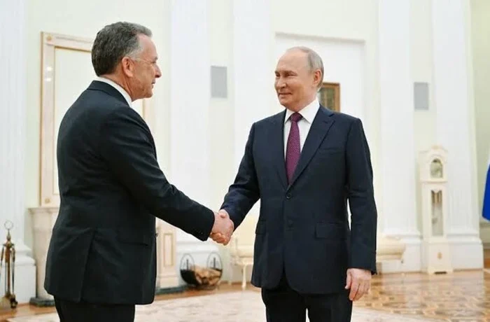 «Росіяни, мабуть, регочуть до сліз». Ведучий Fox News засудив лестощі Віткоффа до Путіна