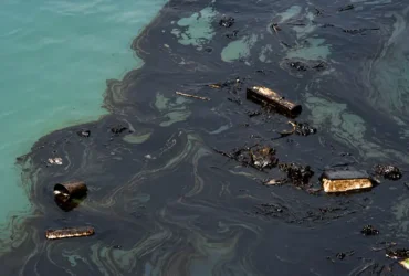 Біля узбережжя РФ зафіксовано масштабний розлив нафти