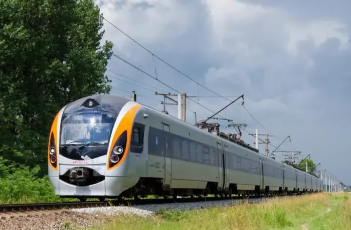«Укрзалізниця» запускає три нові поїзди до Польщі: розклад і маршрути