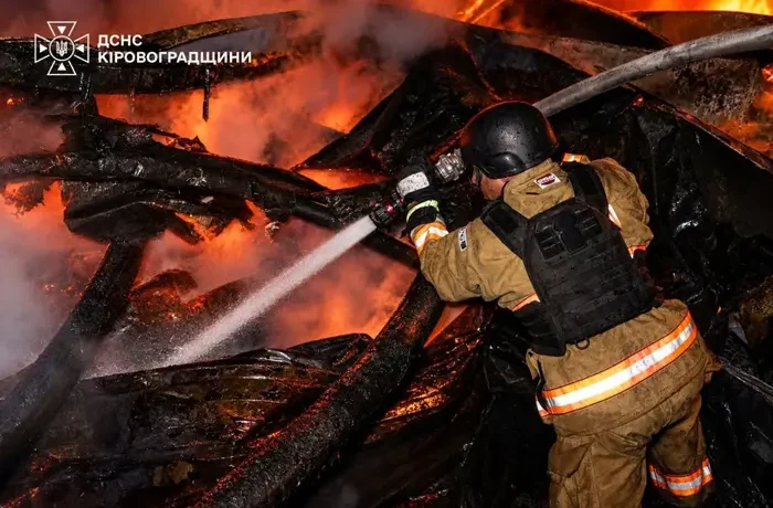 Кіровоградщина понад 10 год. перебувала під масованою атакою БпЛА: фото наслідків