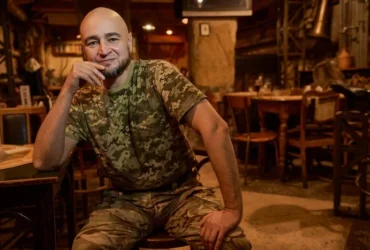 «Чому ви тримаєте Гончаренка у фракції»? Поет-військовослужбовець звернувся до Порошенка