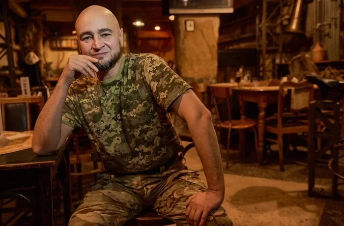 «Чому ви тримаєте Гончаренка у фракції»? Поет-військовослужбовець звернувся до Порошенка