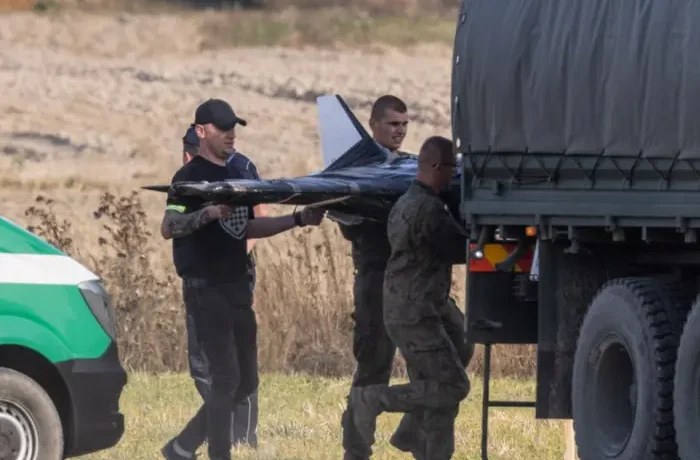 У російських дронах, які залетіли до Польщі, знайшли польські SIM-картки – ЗМІ
