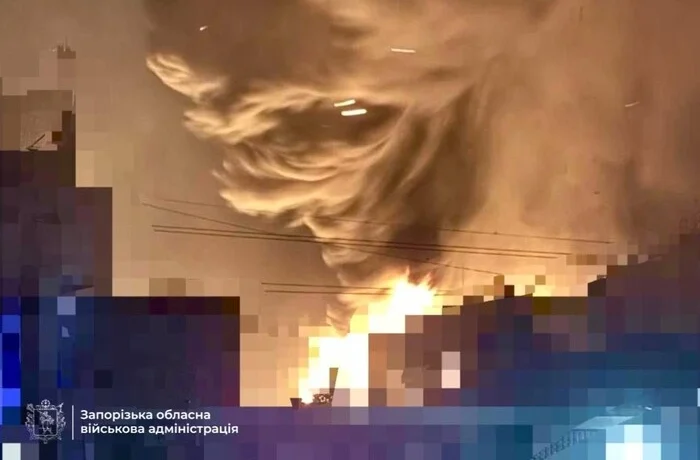 Росія атакувала підприємство в Запоріжжі: вирує масштабна пожежа