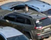 Уламок російського дрона пробив дах автомобіля в Києві (фото)