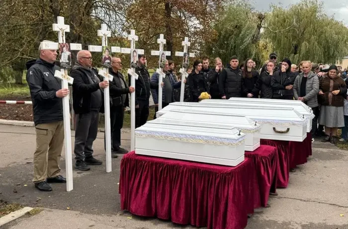 Дніпропетровщина попрощалася з п’ятьма дітьми з родини Воронових, яких вбила РФ