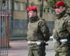 Троє людей постраждали після відкриття посилки у штабі військової поліції Польщі
