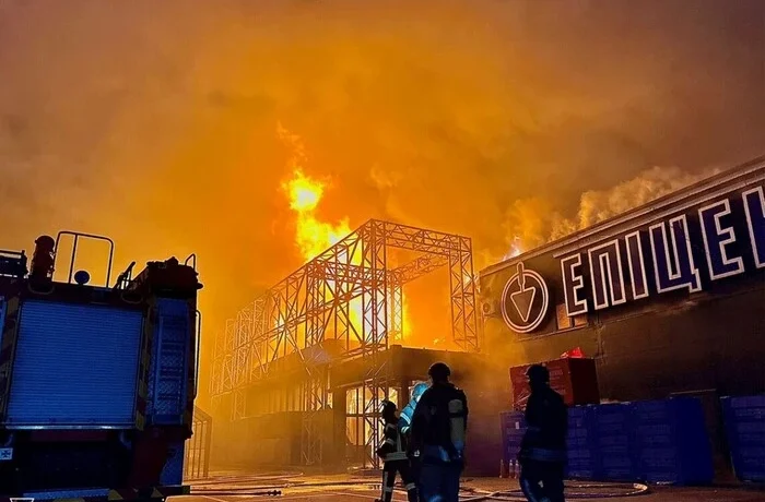 Росія атакувала «Епіцентр» на Миколаївщині: постраждали восьмеро людей