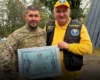 Ветеран із Прикарпаття створив найвищу в Україні дерев’яну гойдалку
