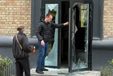 Нічний удар по Печерську: пошкоджено монастир, станцію швидкої та 18 будинків